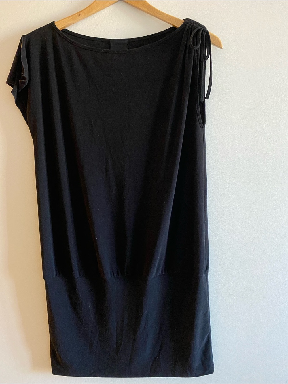 🎀3 for $25✨ Dynamite Black Tunic Top - Picture 2 of 7